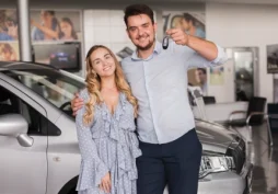 Guía para decidir cómo comprar un vehículo nuevo en México (2026).